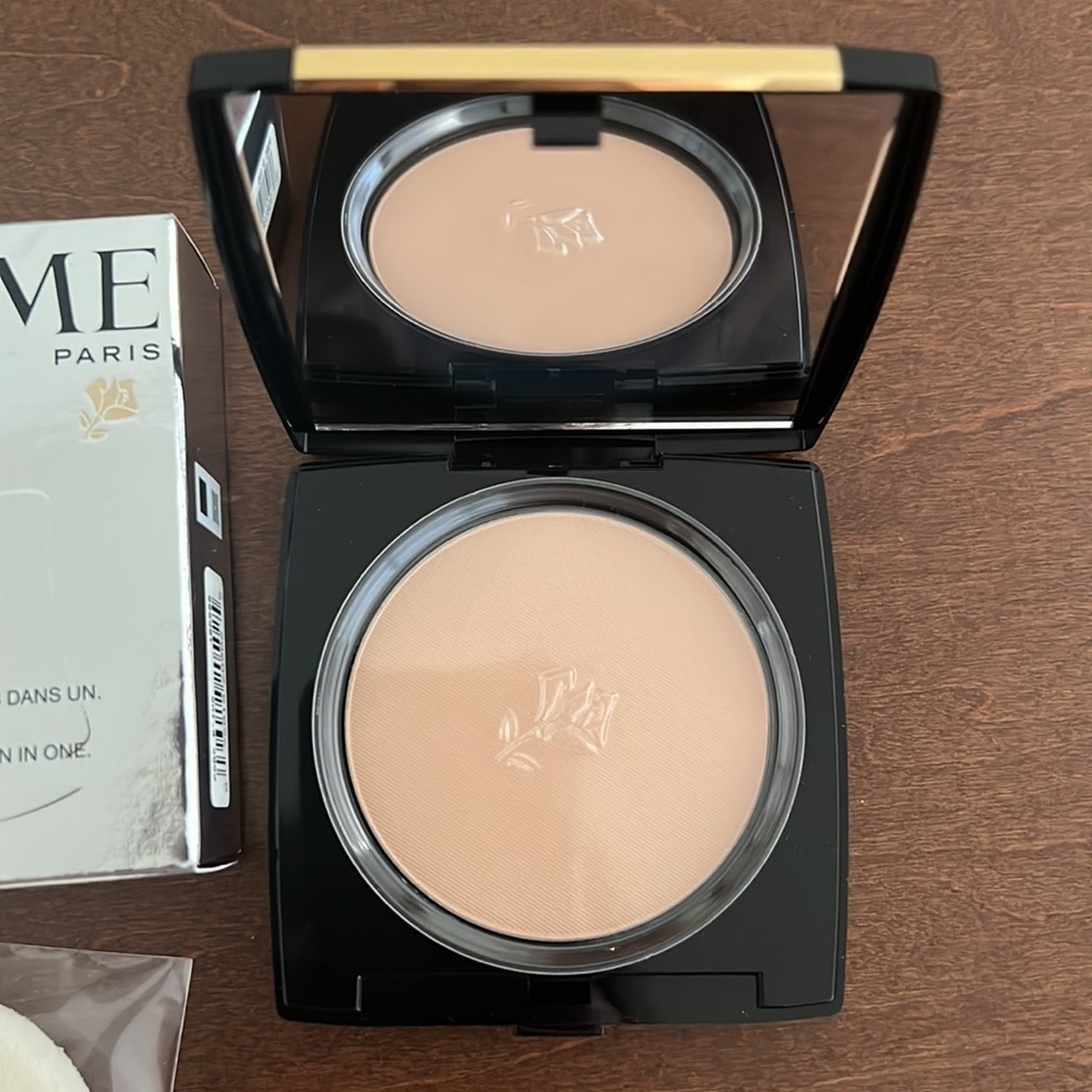 Lancôme DUAL FINISH Longwear Powder Foundation-Matte130 Porcelaine D'Ivoire( N) - Picture 4 of 5